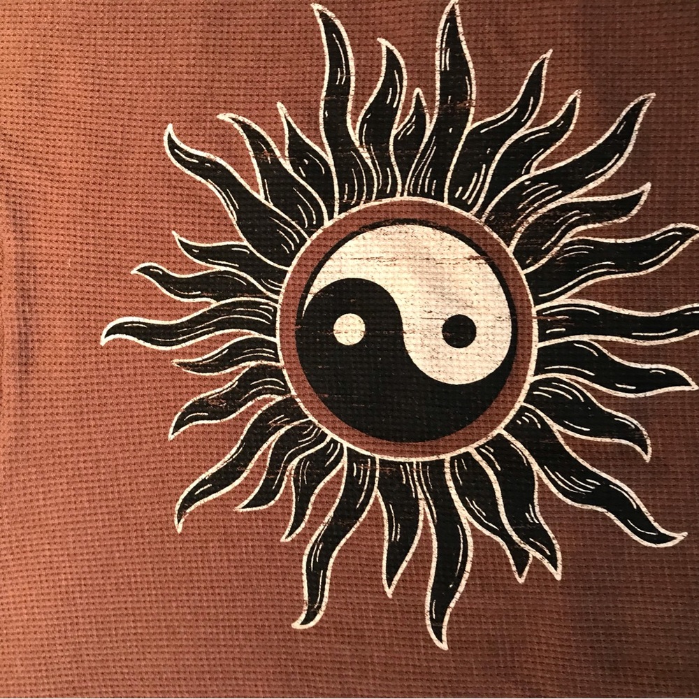 Homegirl 2XL Brown Waffle Knit Top Sun Yin and Yang Graphic 60%Cotton 40% Poly
